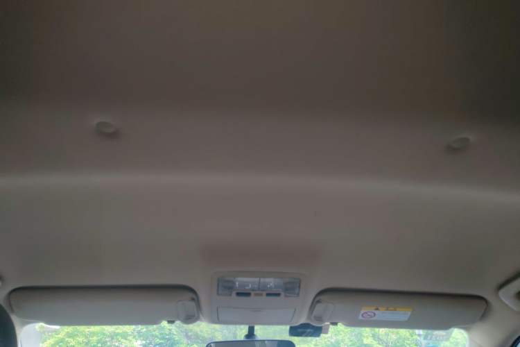 Used Toyota Highlander 2015 2.0T Two-Wheel Drive Elite Edition 7 Seats Headliner