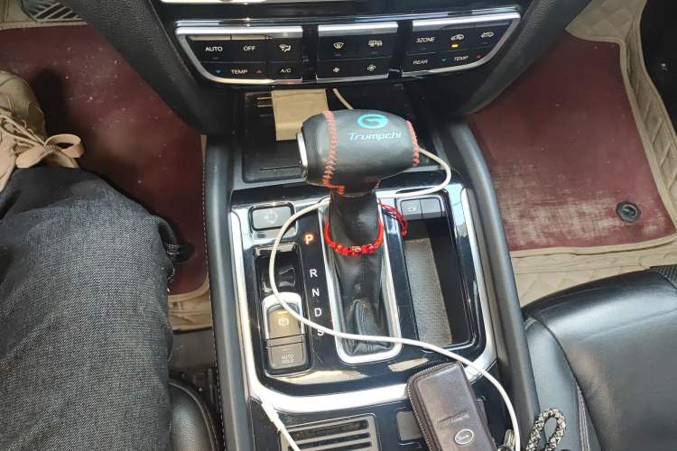 Used GAC Trumpchi GS8 2017 320T Two-Wheel Drive Luxury Smart Connectivity Version (7 Seats)