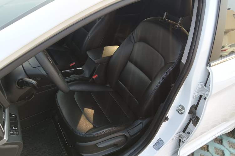 Used Hyundai Elantra (6th Generation / Lingdong) 2016 1.6L Automatic ZhiXuan – Elite Version
