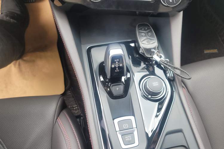 Used Lynk & Co 02 2021 2.0TD Automatic Two-Wheel Drive Zhaoshang Champion Edition Gear Lever