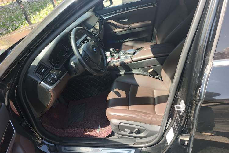 Used BMW 5 Series 2017 525Li Luxury Design Package Left Front Seat