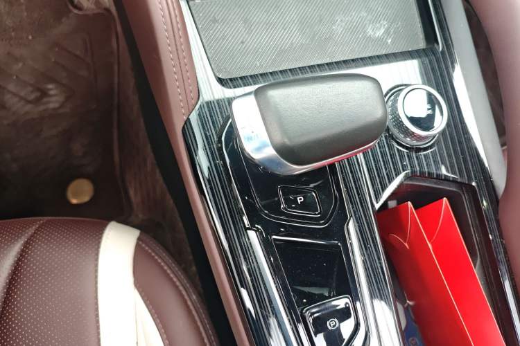 Used Geely Auto Monjaro L 2024 2.0TD High-Power Automatic Two-Wheel Drive Yunqi Version