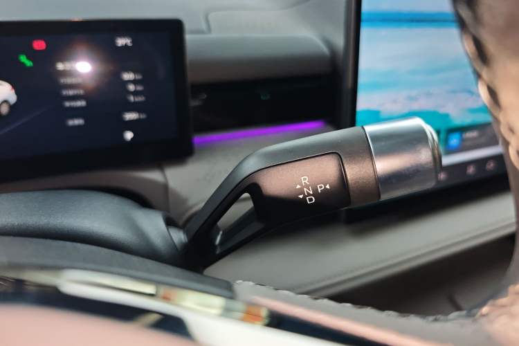 Used Geely Galaxy 8 2025 130km EM-P Exploration Edition Gear Lever