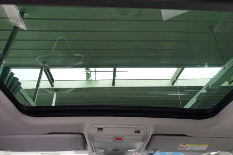 Used Volkswagen Tharu 2025 NewRui 300TSI Prestige Edition Headliner