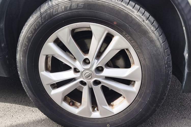 Used Nissan X-Trail 2014 2.0L CVT Comfort Edition 2WD Right Front Wheel Hub