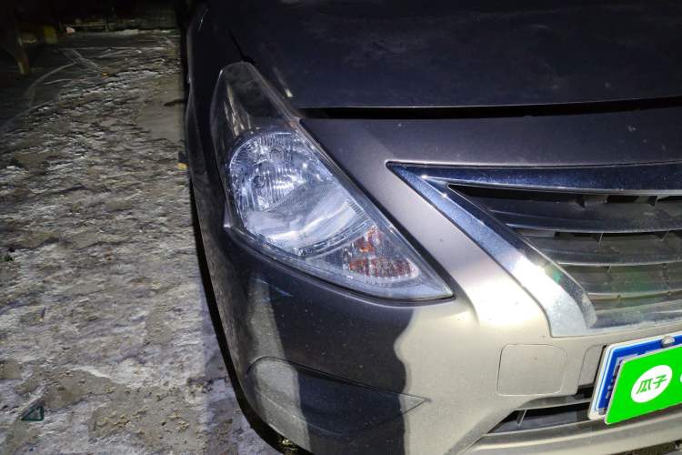 Used Nissan Sunny 2015 1.5XE Manual Comfort Edition Right Front Headlight
