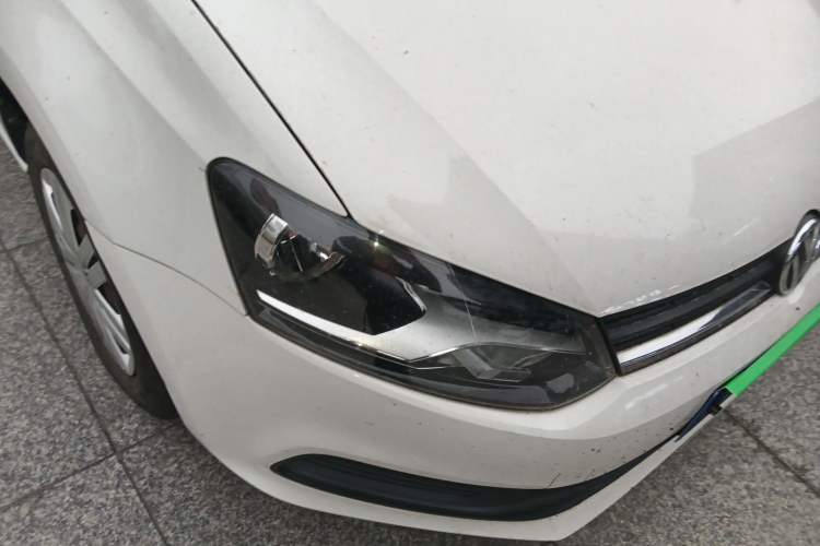 Used Volkswagen Polo 2016 1.4L Manual Fashion Model Right Front Headlight