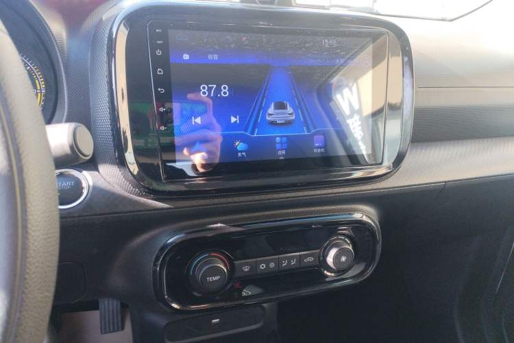 Used Roewe Clever 2022 311km QiQi BoBo Edition Audio And AC Panel