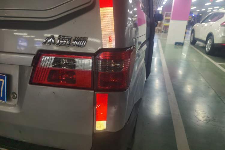 Used Jinbei Hiace X30 2021 1.5L Wealthy Single-Steaming Air-Conditioned Van China VI Standard SWC15M
