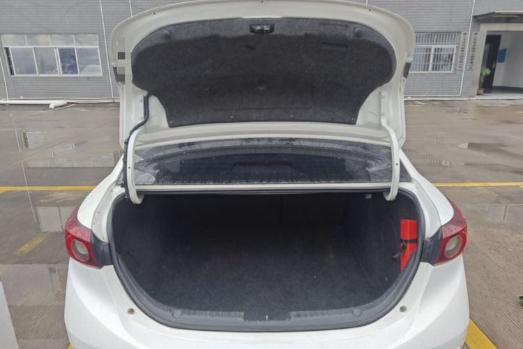 Used Mazda 3 Axela 2016 Sedan 1.5L Manual Comfort Model Trunk
