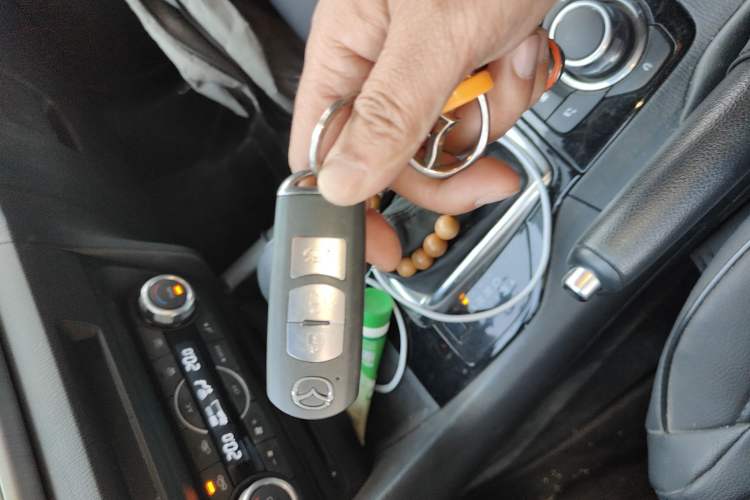 Used Mazda Mazda 3 Axela 2016 Sedan 1.5L Automatic Luxury Model