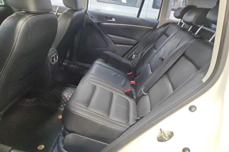 Used Volkswagen Tiguan 2016 300TSI Automatic Two-Wheel Drive Luxury Edition Left Rear Seat