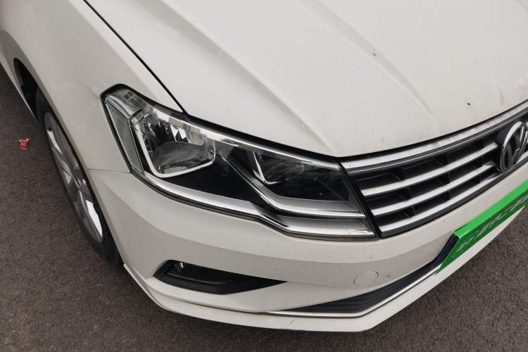 Used Volkswagen Jetta 2017 1.5L Manual Comfort Model Right Front Headlight