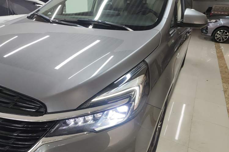 Used Buick GL8 2021 Land Cruiser Executive Class 652T Luxury Model