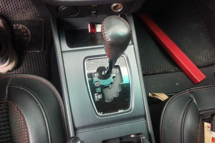 Used Haima M6 2015 1.5T CVT Sporty Smart Model Gear Lever