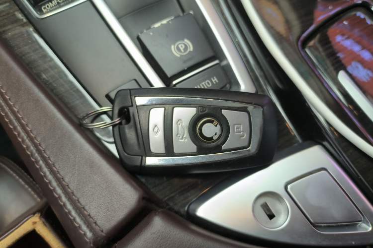 Used BMW 5 Series 2014 525Li Luxury Design Package