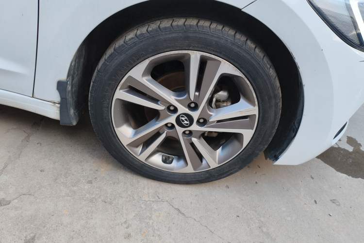 Used Hyundai Elantra (6th Generation / Lingdong) 2016 1.6L Automatic ZhiXuan – Elite Version Right Front Wheel Hub