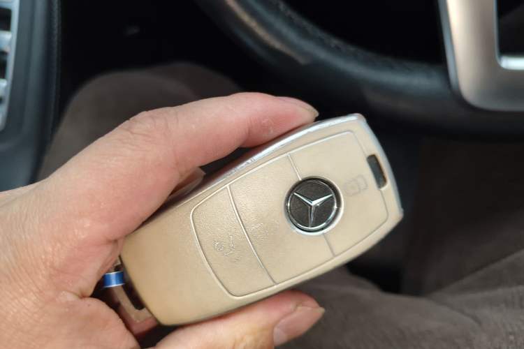 Used Mercedes-Benz GLC 2021 GLC 260 L 4MATIC Dynamic Edition Vehicle Key