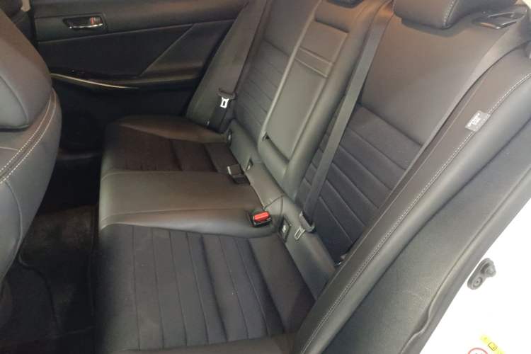 Used Lexus IS 2015 200T Leading Edition
