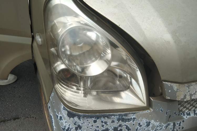 Used Wuling Rongguang 2014 1.2L S Standard Model Right Front Headlight