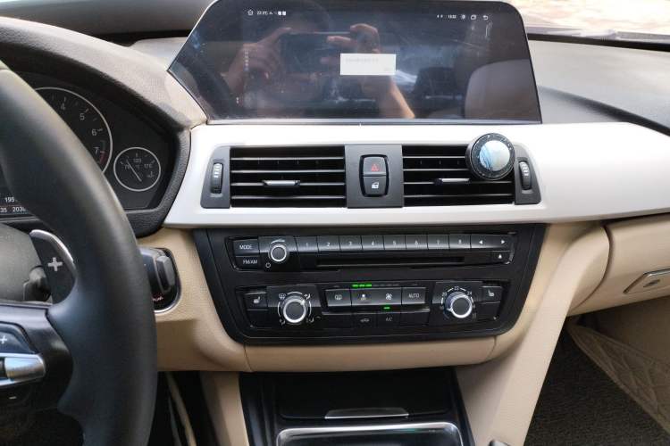 Used BMW 3 Series 2015 316Li Fashion Model Audio And AC Panel