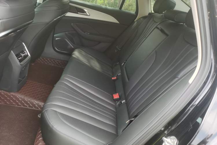 Used Hongqi H5 2025 1.5T DCT Qiyun 500 000th Unit Commemorative Edition Left Rear Seat