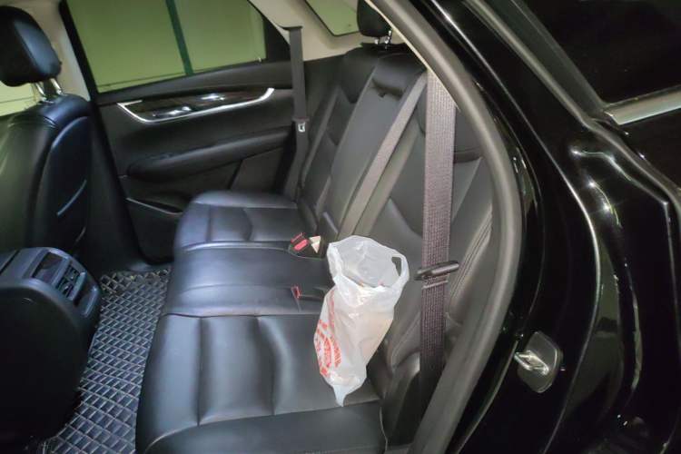 Used Cadillac XT5 2018 25T Luxury Model Left Rear Seat