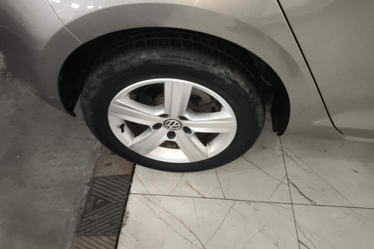 Used Volkswagen Golf 2017 1.6L Automatic Comfort Million-Vehicle Anniversary Edition
