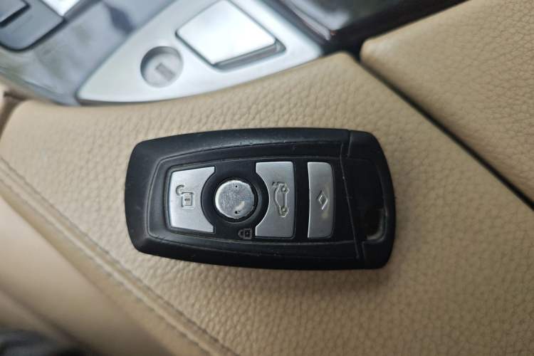 Used BMW 5 Series 2014 530Li Leading Model Vehicle Key