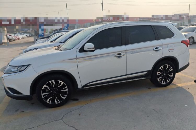 Used Mitsubishi Outlander 2020 2.4L 4x4 Zhi Xiang Edition 5 Seats