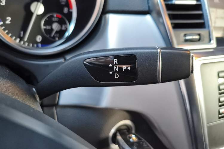 Used Mercedes-Benz M-Class 2012 ML 300
