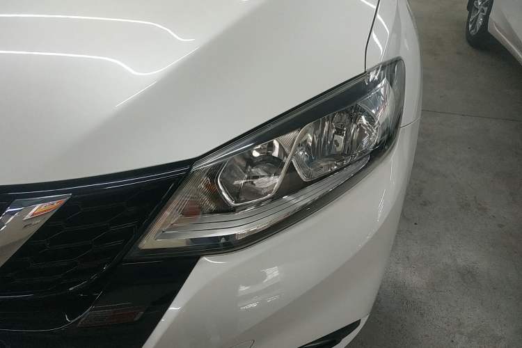 Used Nissan Tiida 2016 1.6L CVT Smart Drive Edition Left Front Headlight