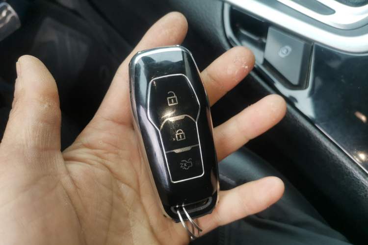 Used Ford Edge 2016 EcoBoost 245 Four-Wheel Drive Titanium 7-Seater
