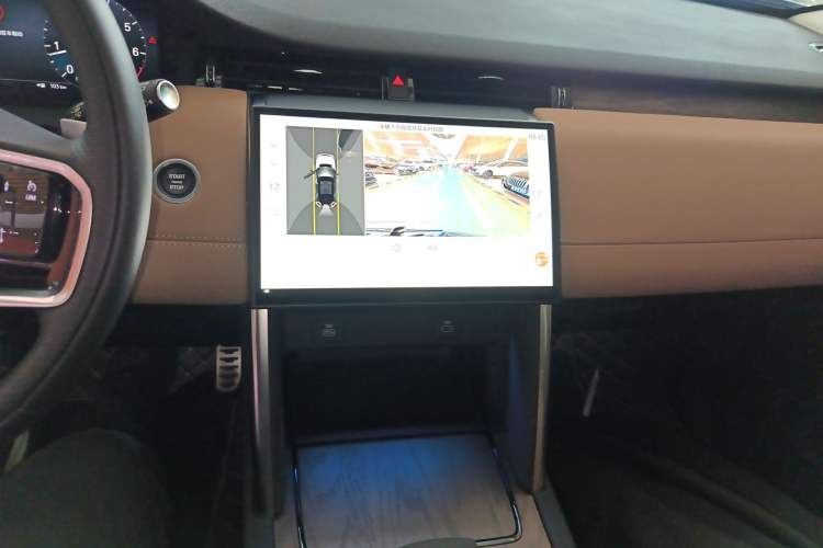 Used Land Rover Discovery Sport 2025 249 PS Performance Tech Edition Audio And AC Panel