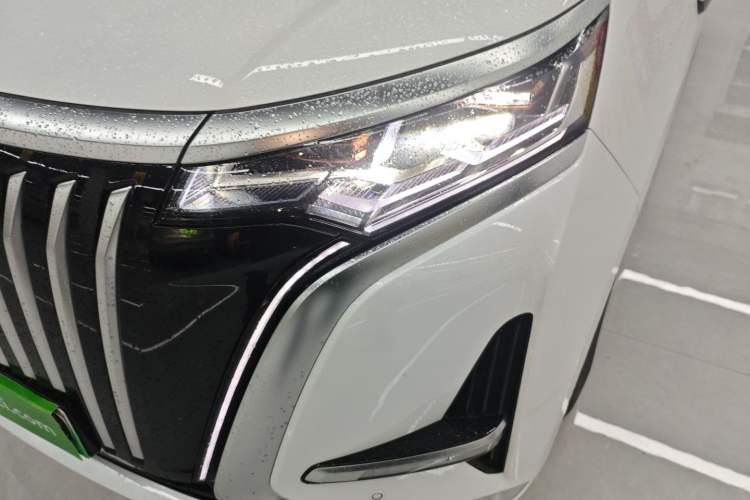 Used Denza D9 2025 EV Intelligent Driving Edition 600 Four-Wheel Drive Flagship Model Left Front Headlight