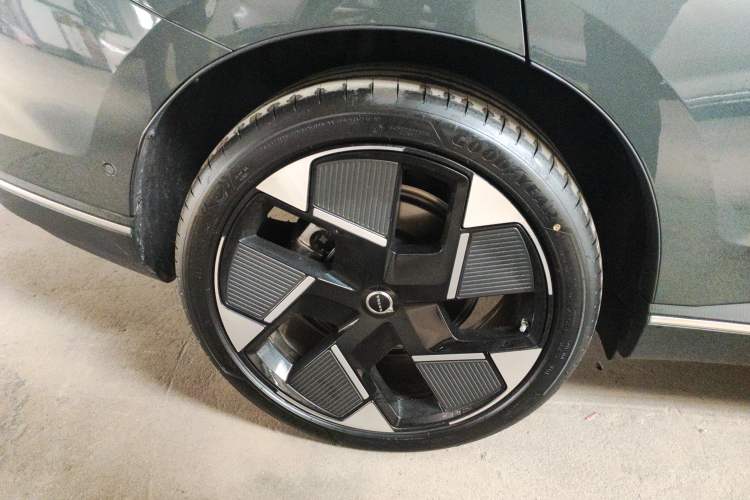 Used Volvo Volvo XC70 Plug-in Hybrid 2026 Model Four-Wheel Drive Long-Range Ultra