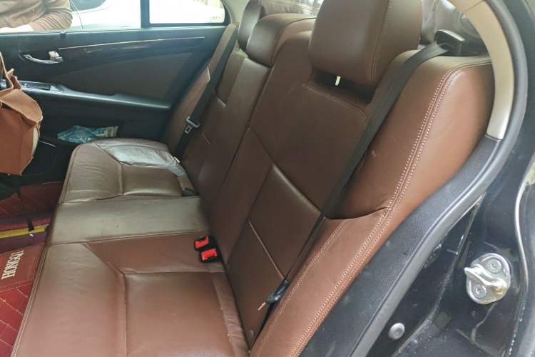 Used Hongqi H7 2015 2.0T Technology Model
