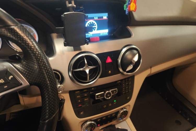 Used Mercedes-Benz GLK-Class 2015 GLK 260 4MATIC Fashion Edition Ultimate Version
