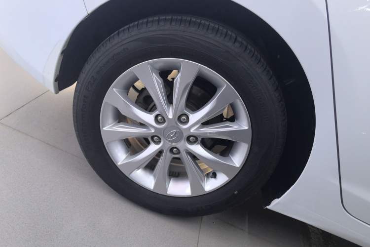 Used Hyundai Elantra (5th Generation / Langdong) 2016 1.6L Manual Luxury Model
