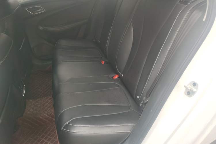 Used Roewe i5 2020 1.5L Automatic 4G Connect Luxury Flagship Edition Left Rear Seat