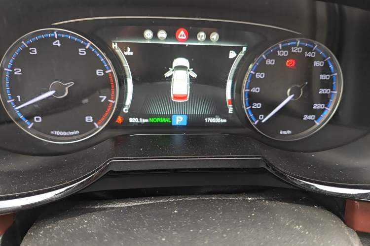 Used GAC Trumpchi GS8 2017 320T Two-Wheel Drive Luxury Smart Connectivity Version (7 Seats)