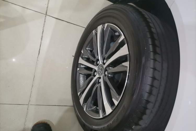 Used Toyota Venza 2023 2.0L CVT Two-Wheel Drive Luxury Edition
