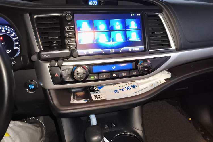 Used Toyota Highlander 2018 2.0T Four-Wheel Drive Luxury Version 7 Seats China VI Standard
