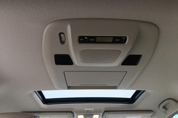 Used Nissan Quest 2015 3.5L SL