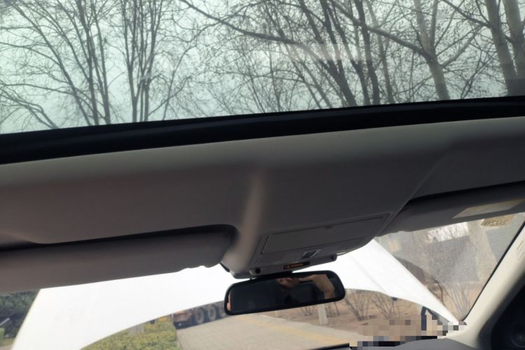 Used Land Rover Range Evoque 2018 240 PS SE Smart Brilliance Edition Headliner