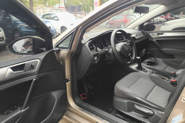 Used Volkswagen Golf 2018 230TSI Automatic Comfort Model