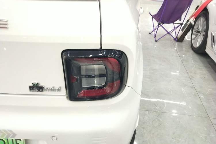 Used Geely Galaxy Panda 2024 Panda Mini 200km Longteng PRO Edition Right Rear Taillight