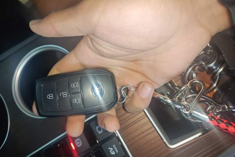 Used Toyota SIENNA 2023 2.5L Hybrid Comfort Edition Vehicle Key