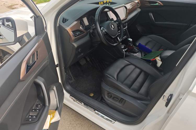 Used Volkswagen Tharu 2021 280TSI Two-Wheel-Drive Luxury Plus Edition Driver Seat