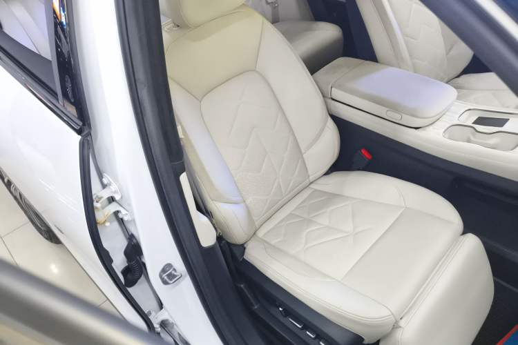 Used Nio ES7 2022 75 kWh Right Front Seat